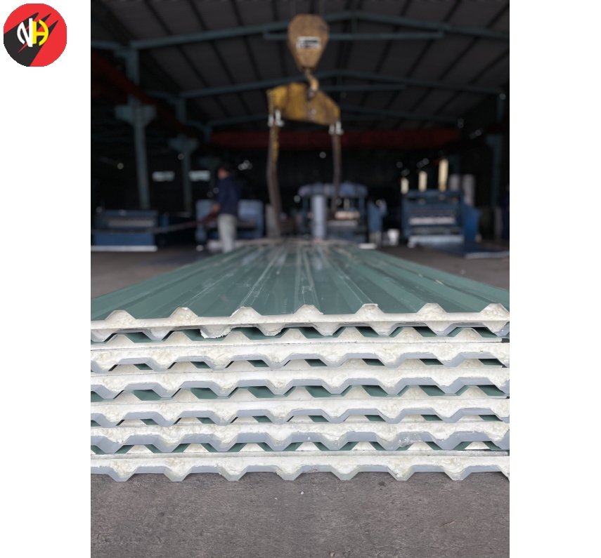 Tôn phun PU 16li màu xanh ngọc 9 sóng