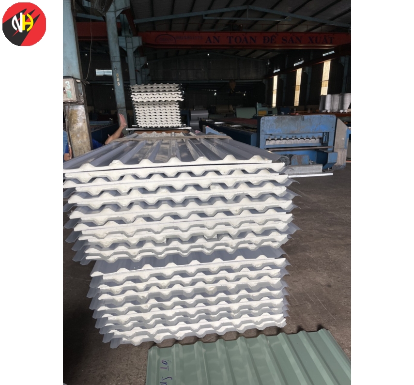 Tôn mạ màu trắng + pu 16li ( 9 sóng)